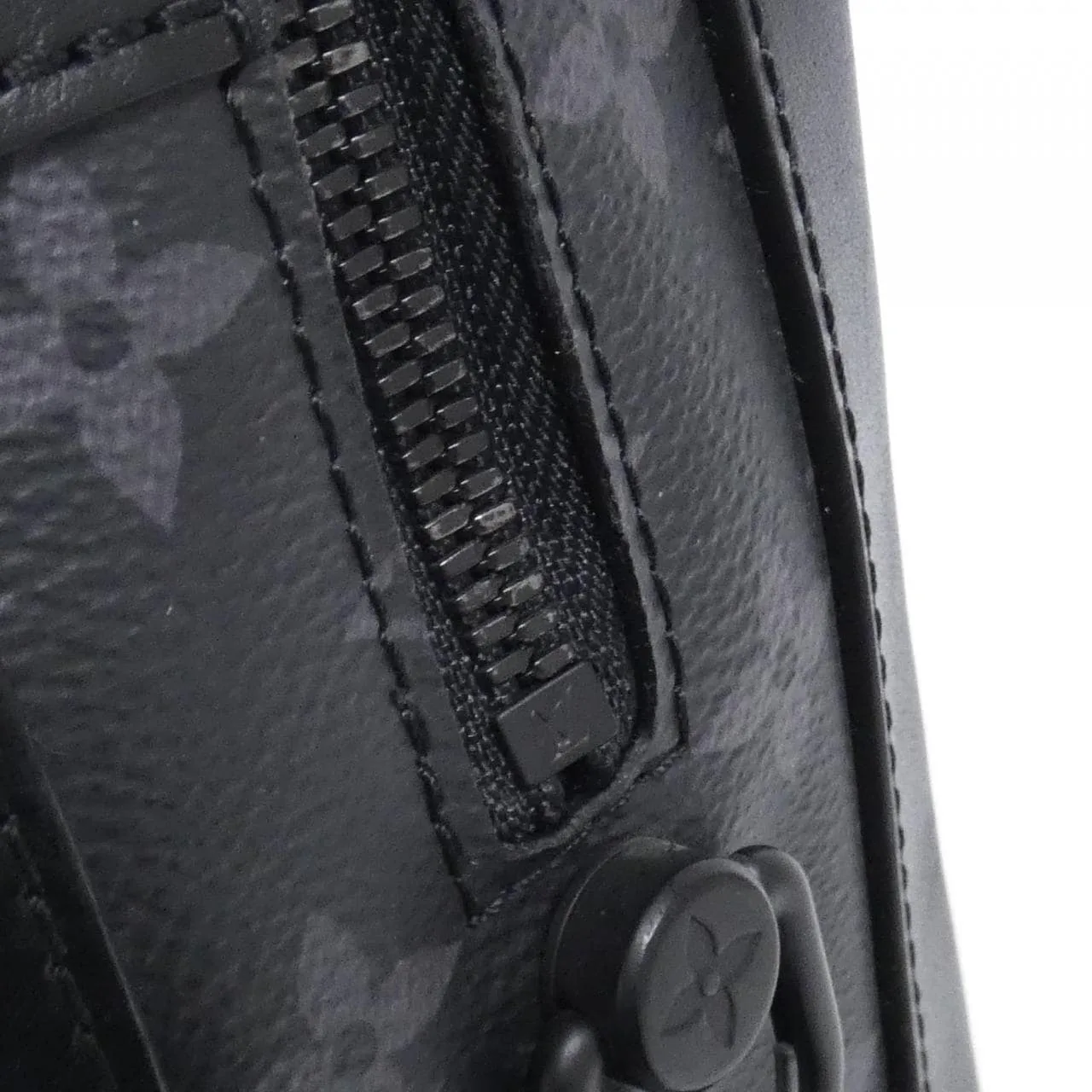 LOUIS VUITTON Soft Trunk M44730 Shoulder Monogram 黑色 Monogram 中古品A - 縮圖 4