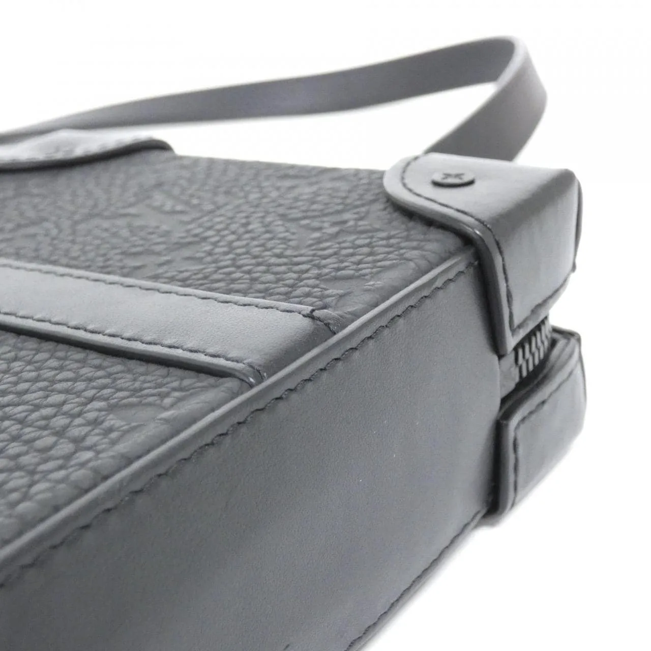 LOUIS VUITTON Soft Trunk M80224 Shoulder Monogram 黑色 Monogram 中古品A - 縮圖 4