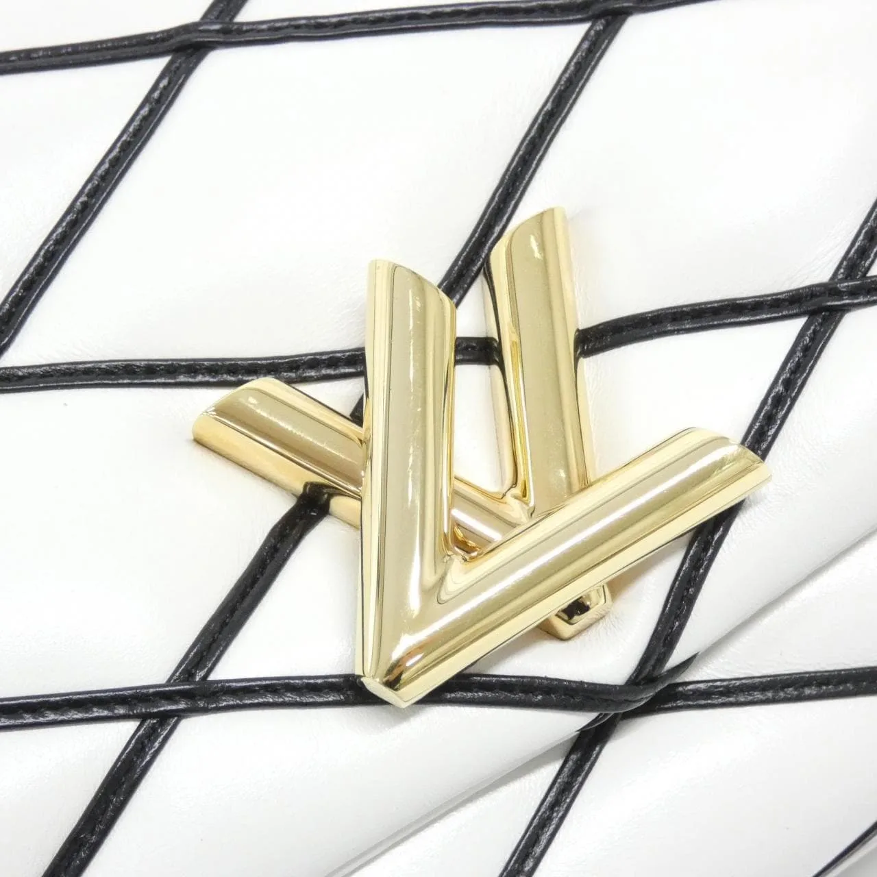 LOUIS VUITTON GO-14 M22890 Shoulder Lambskin 黑色 羊皮 中古品A - 縮圖 4