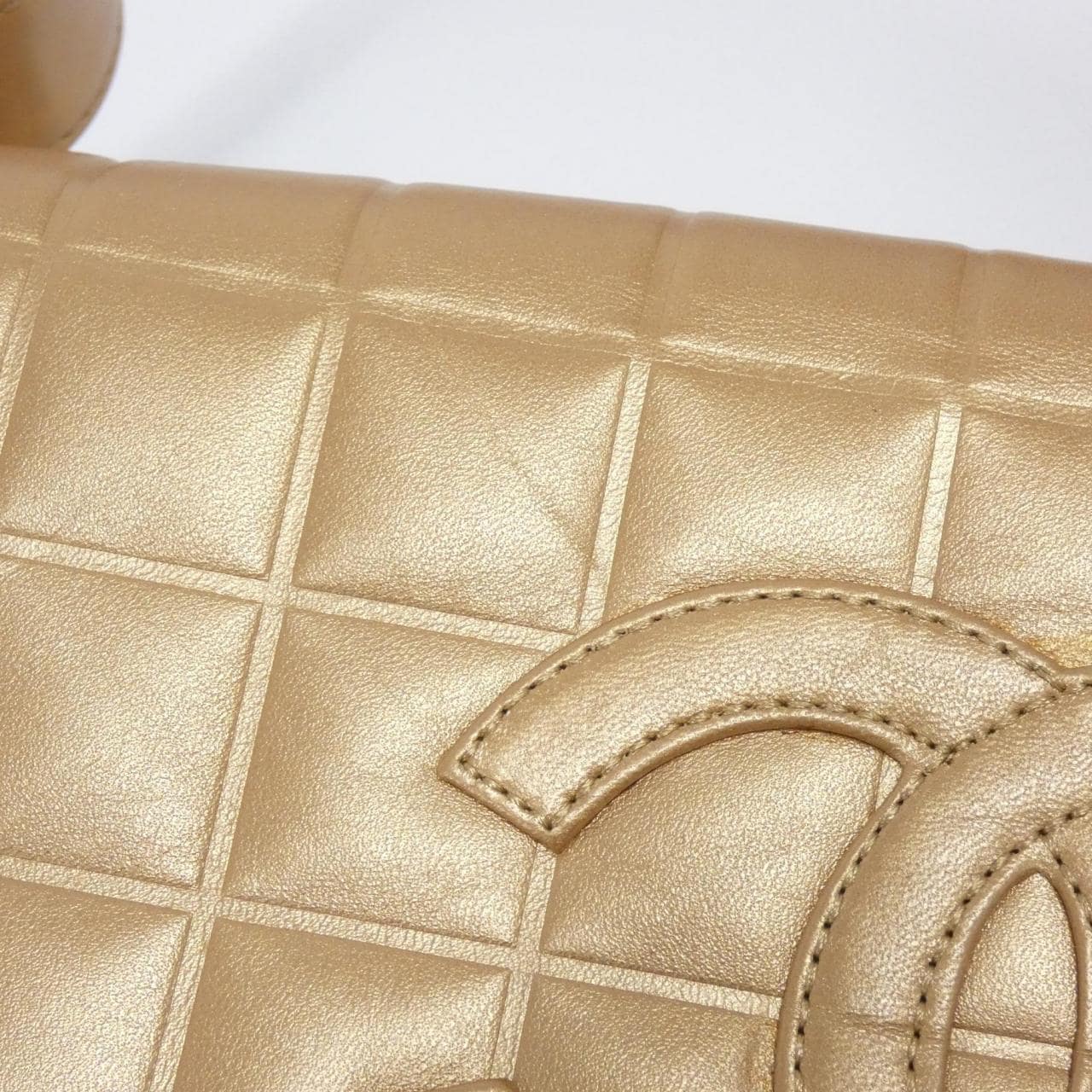 CHANEL 17370 Shoulder Bag Lambskin 金色 羊皮 中古品B - 縮圖 4