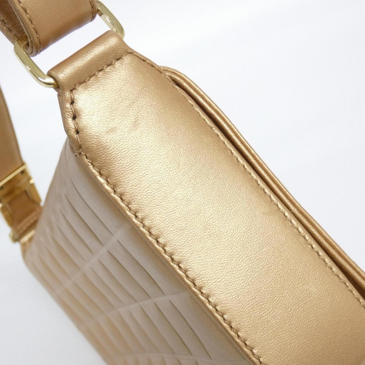 CHANEL 17370 Shoulder Bag Lambskin 金色 羊皮 中古品B - 縮圖 5