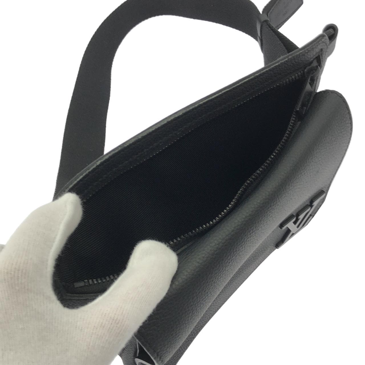 LOUIS VUITTON M57081 Shoulder Bag Lambskin Black Lambskin Rank A - Thumbnail 7