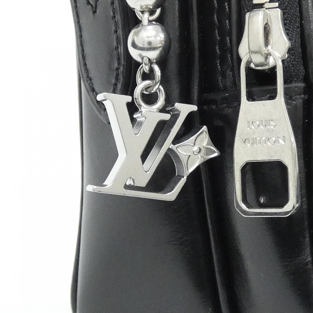 LOUIS VUITTON Nile M13987 Shoulder Bag Black Rank A - Thumbnail 4