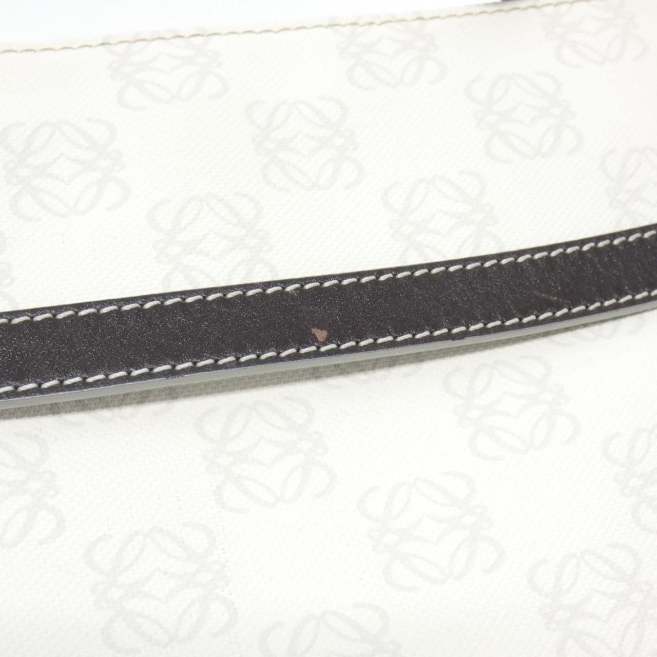 LOEWE Shoulder Bag 白色 中古品B - 縮圖 5