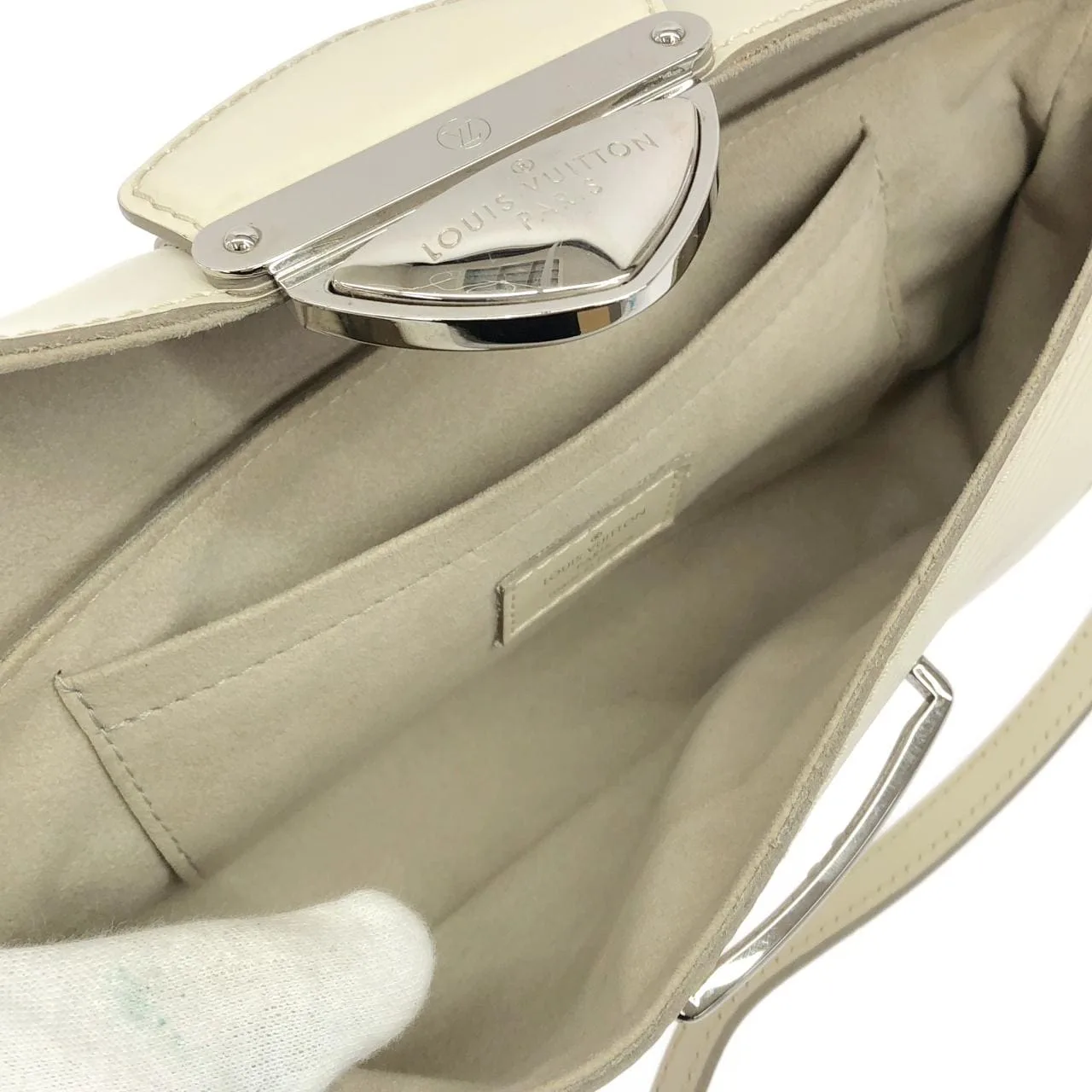 LOUIS VUITTON Pochette M5929J Shoulder Epi 黑色 Epi 中古品B - 縮圖 6