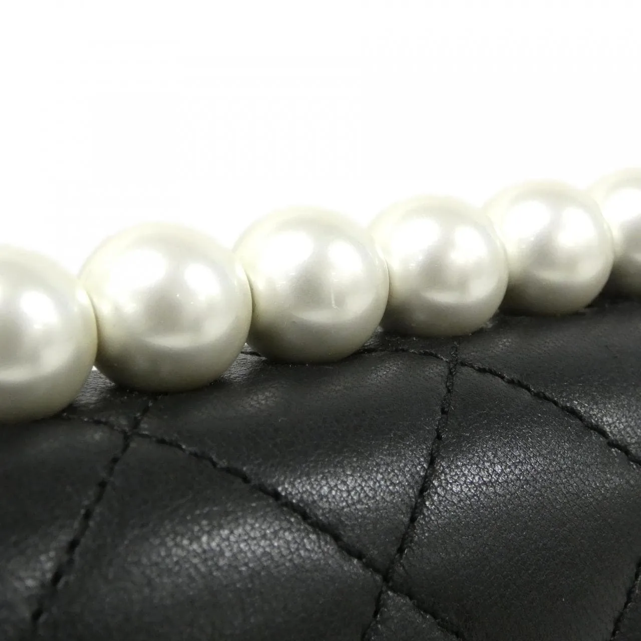 CHANEL AS0585 Shoulder Black Rank B - Thumbnail 5