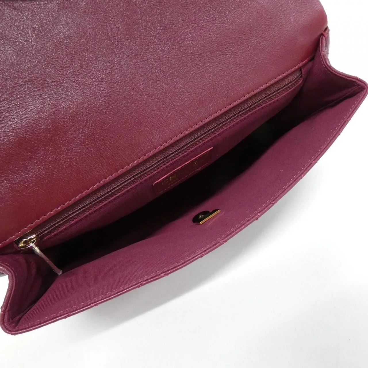 CHANEL Handbag Bordeaux Rank A - Thumbnail 7