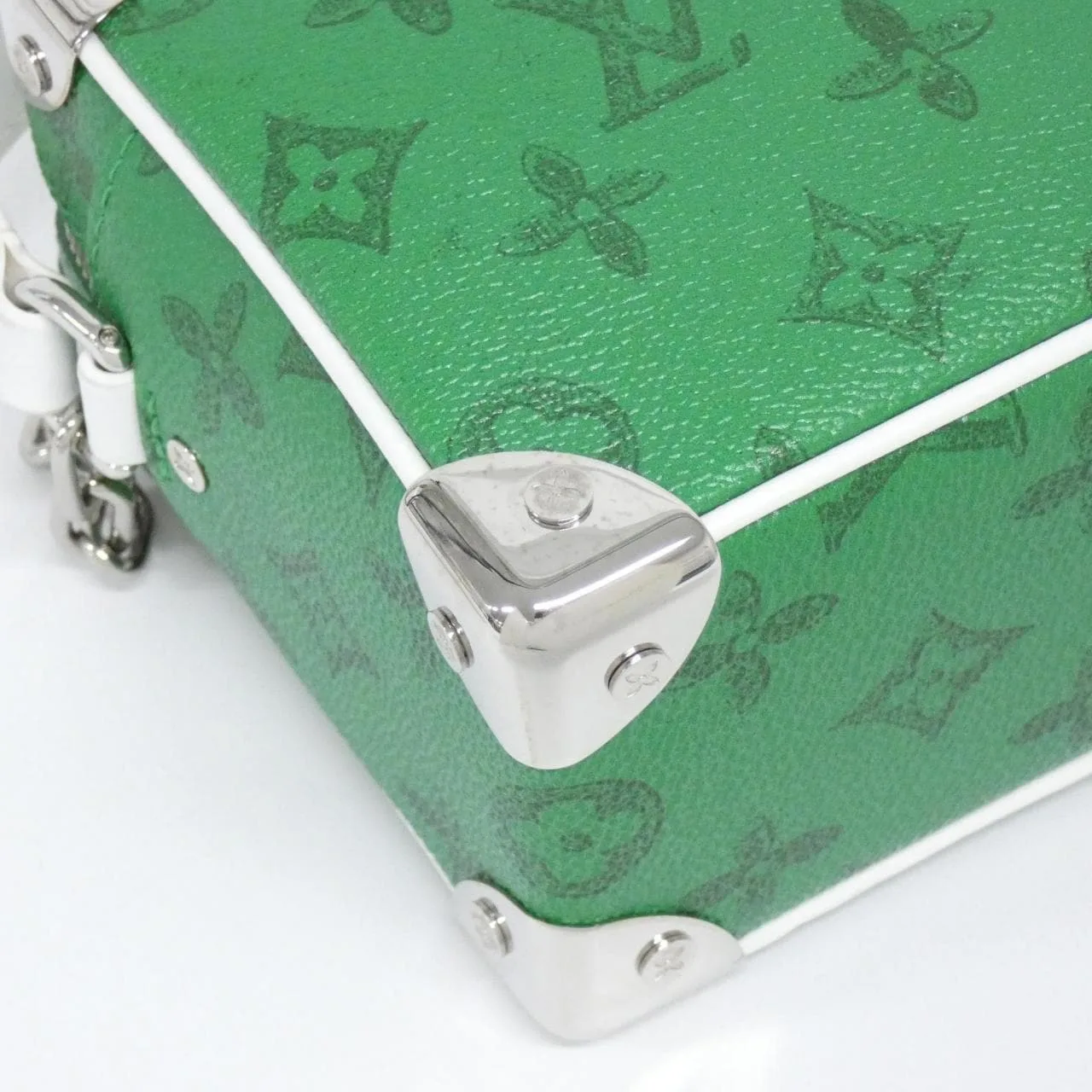 LOUIS VUITTON Soft Trunk M80816 Shoulder Monogram Black Monogram Rank A - Thumbnail 4