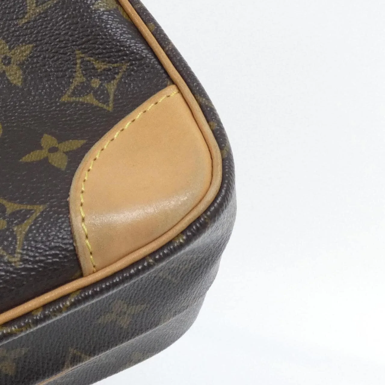 LOUIS VUITTON Nile M45244 Shoulder Monogram Black Monogram Rank B - Thumbnail 3