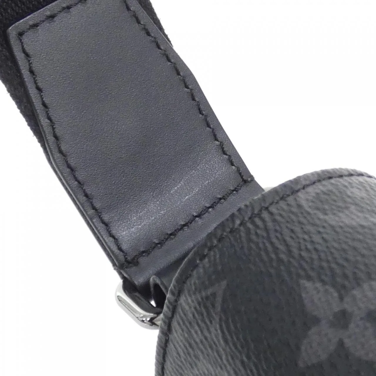 LOUIS VUITTON District M44000 Shoulder Monogram 黑色 Monogram 中古品A - 縮圖 5