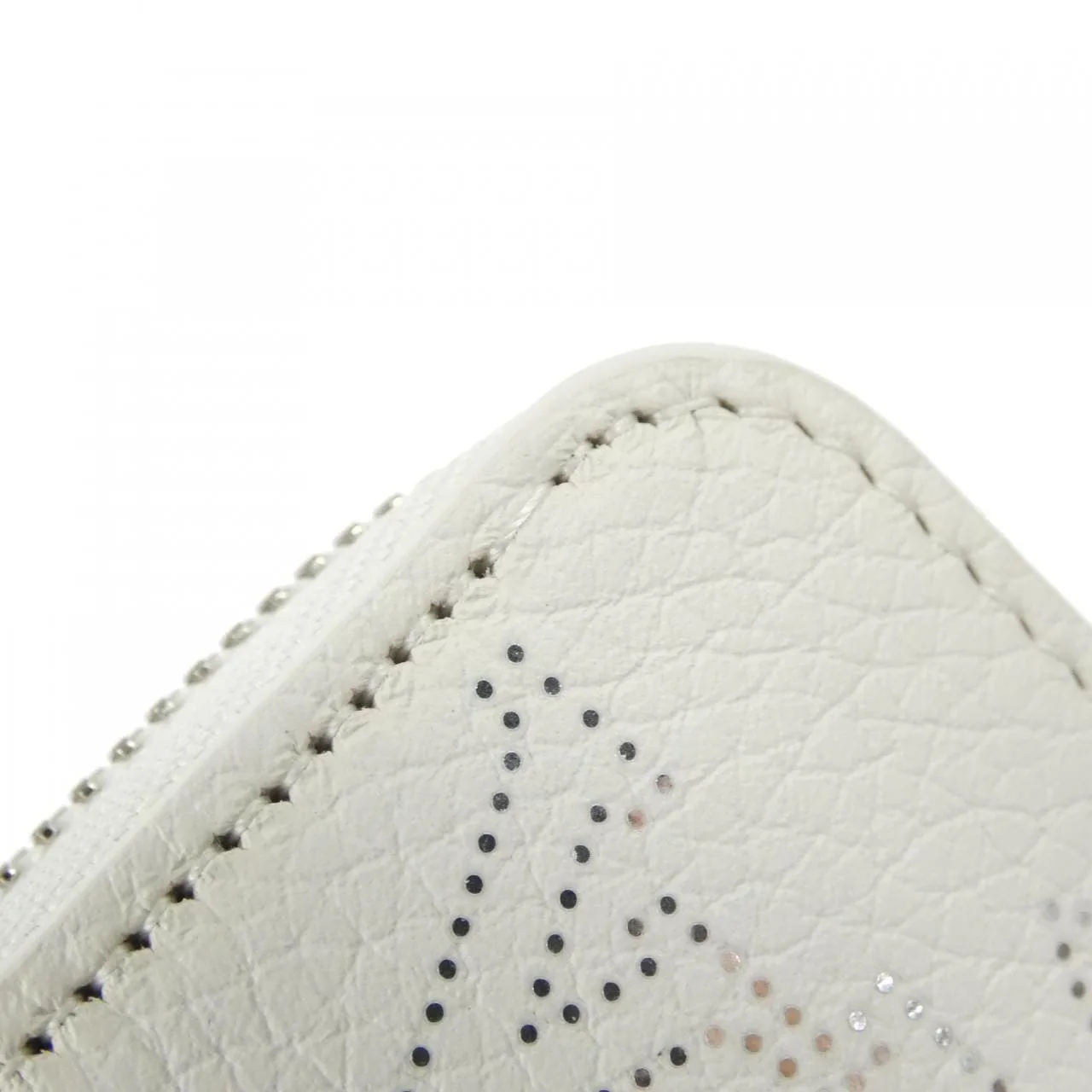 LOUIS VUITTON Mahina M11366 Wallet White Rank A - Thumbnail 4