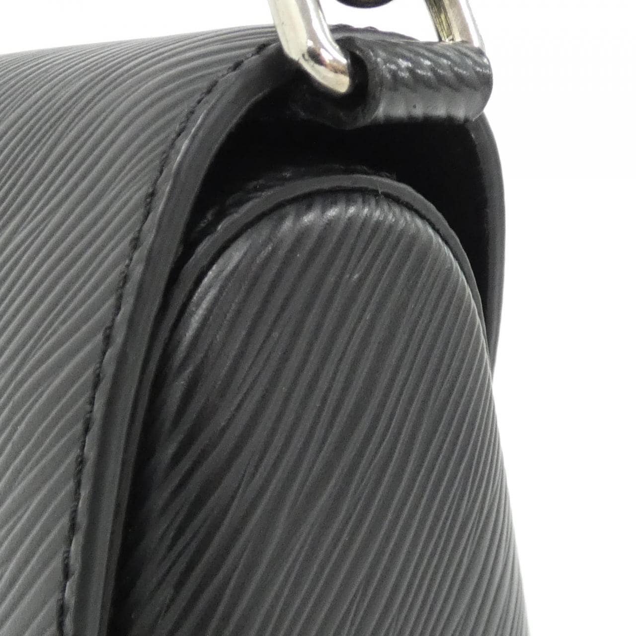 LOUIS VUITTON Twist M50332 Shoulder Bag Epi 黑色 Epi 中古品A - 縮圖 5