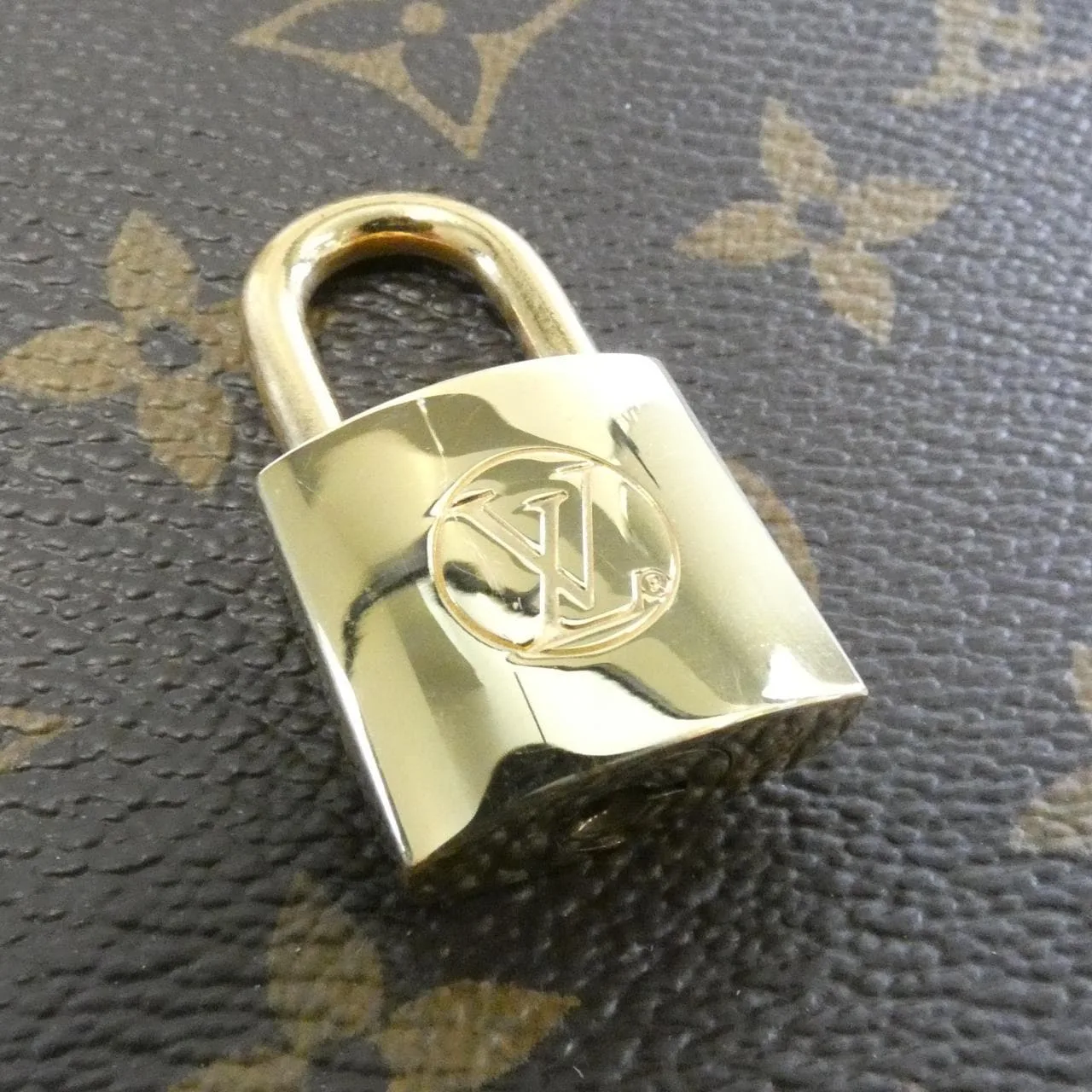 LOUIS VUITTON M44543 Handbag Monogram Black Monogram Rank B - Thumbnail 4