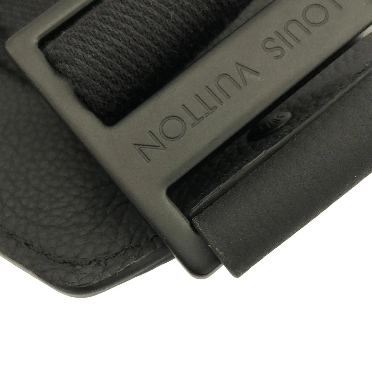 LOUIS VUITTON M57081 Shoulder Lambskin 黑色 羊皮 中古品A - 縮圖 5