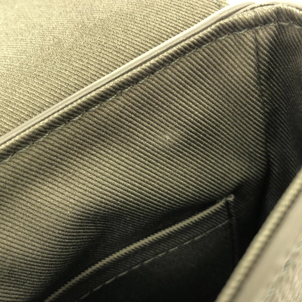 LOUIS VUITTON M25125 Shoulder Lambskin 黑色 羊皮 中古品A - 縮圖 8