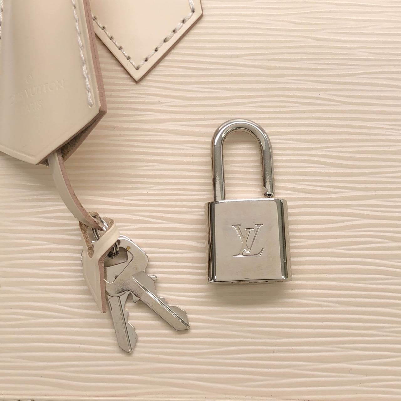 LOUIS VUITTON Alma M58706 Handbag Epi Black Epi - Thumbnail 4