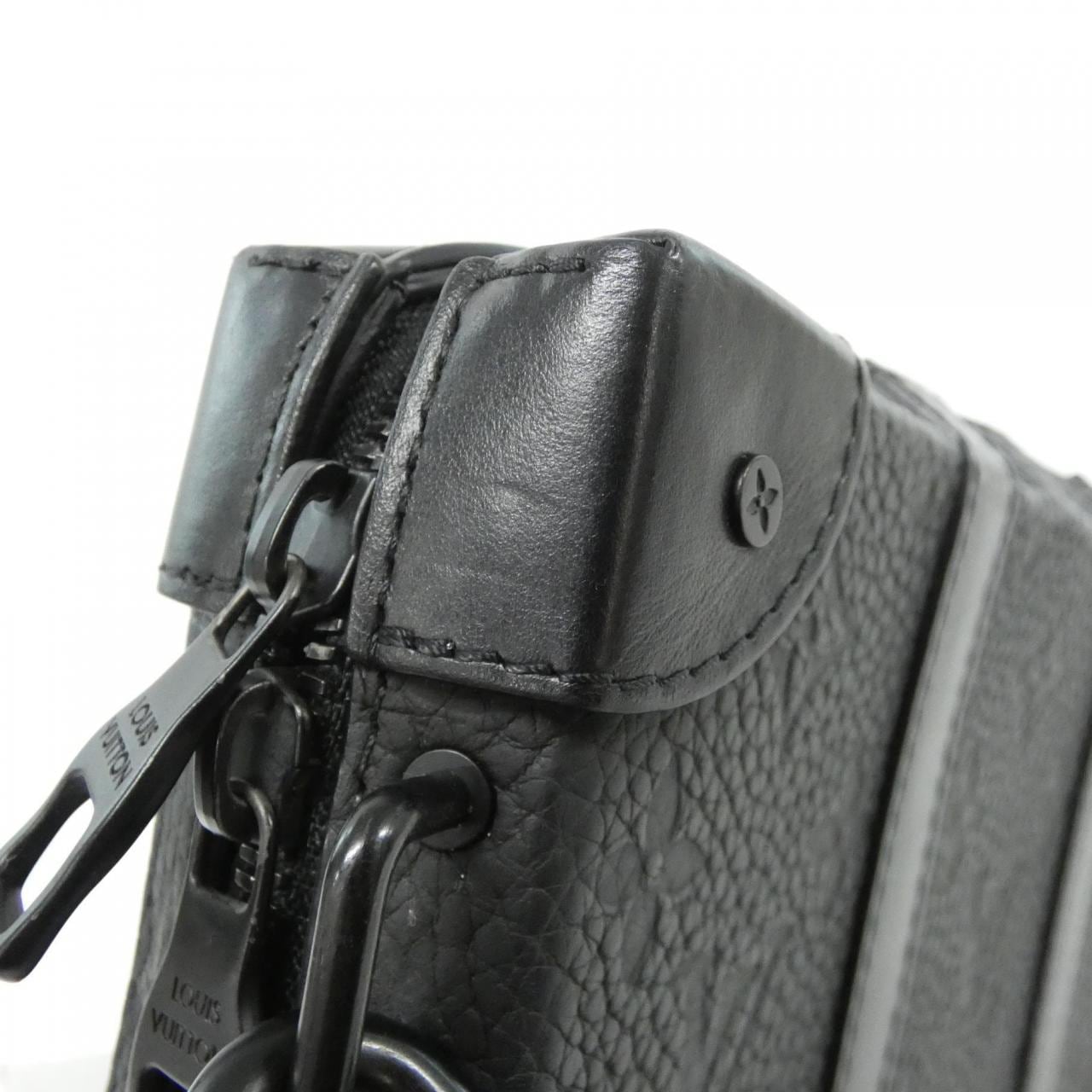 LOUIS VUITTON Soft Trunk M80224 Shoulder Monogram Black Monogram Rank A - Thumbnail 3