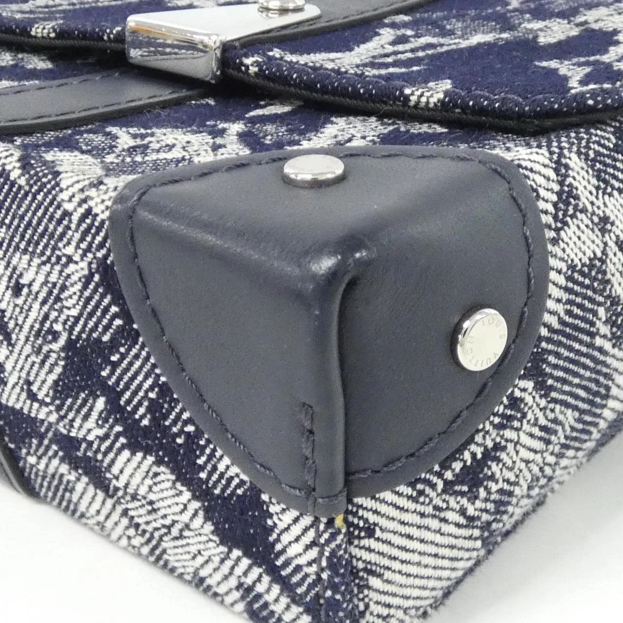 LOUIS VUITTON M57282 Shoulder Monogram Black Monogram Rank A - Thumbnail 3