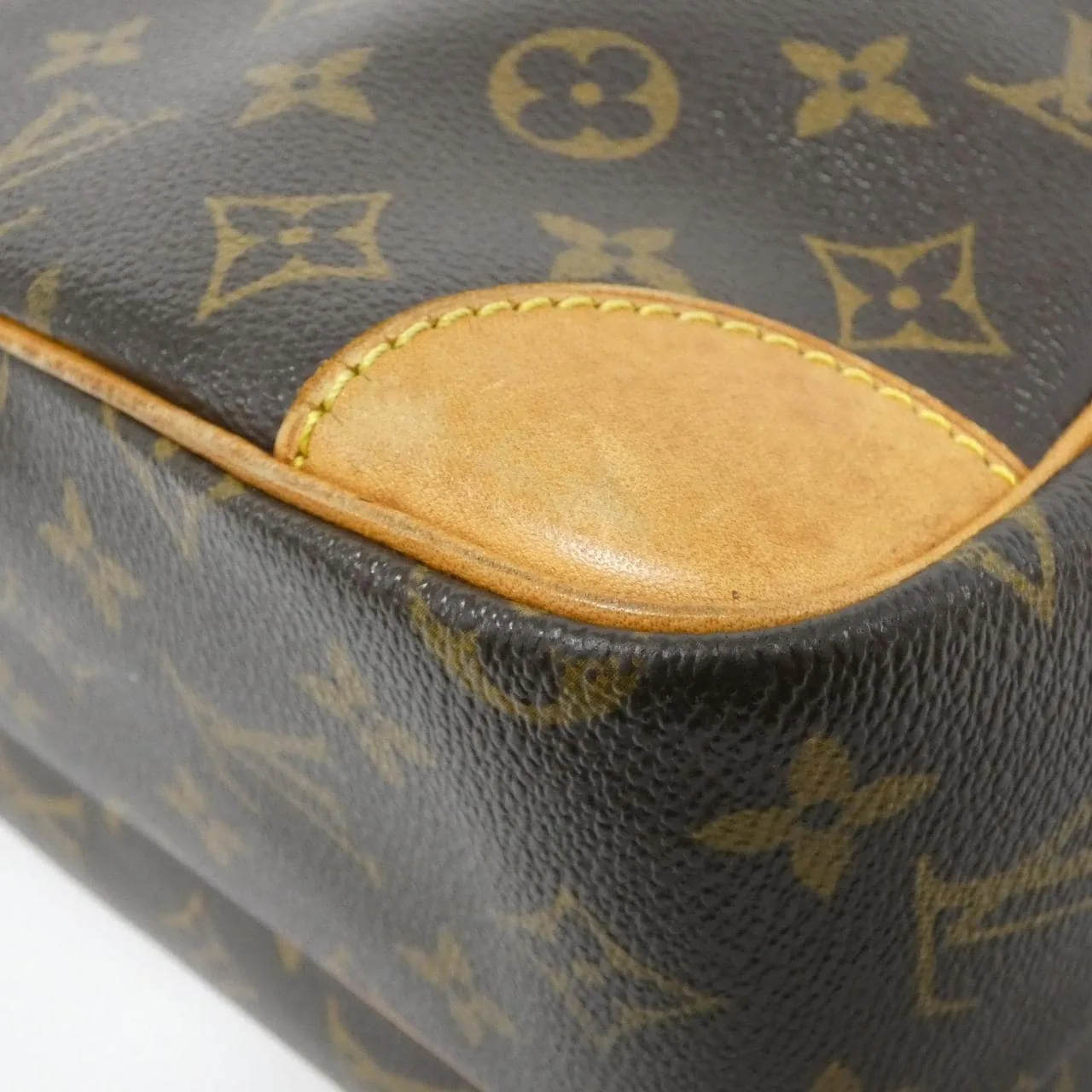 LOUIS VUITTON Nile M45244 Shoulder Monogram Black Monogram Rank B - Thumbnail 3