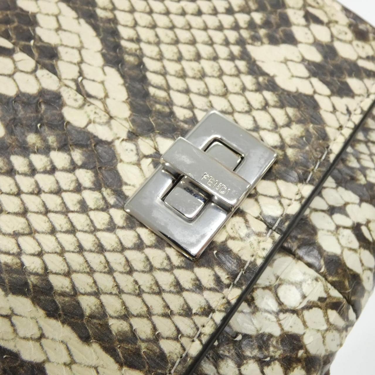 FENDI Peekaboo 8M0438 AM2W Wallet Leather 3