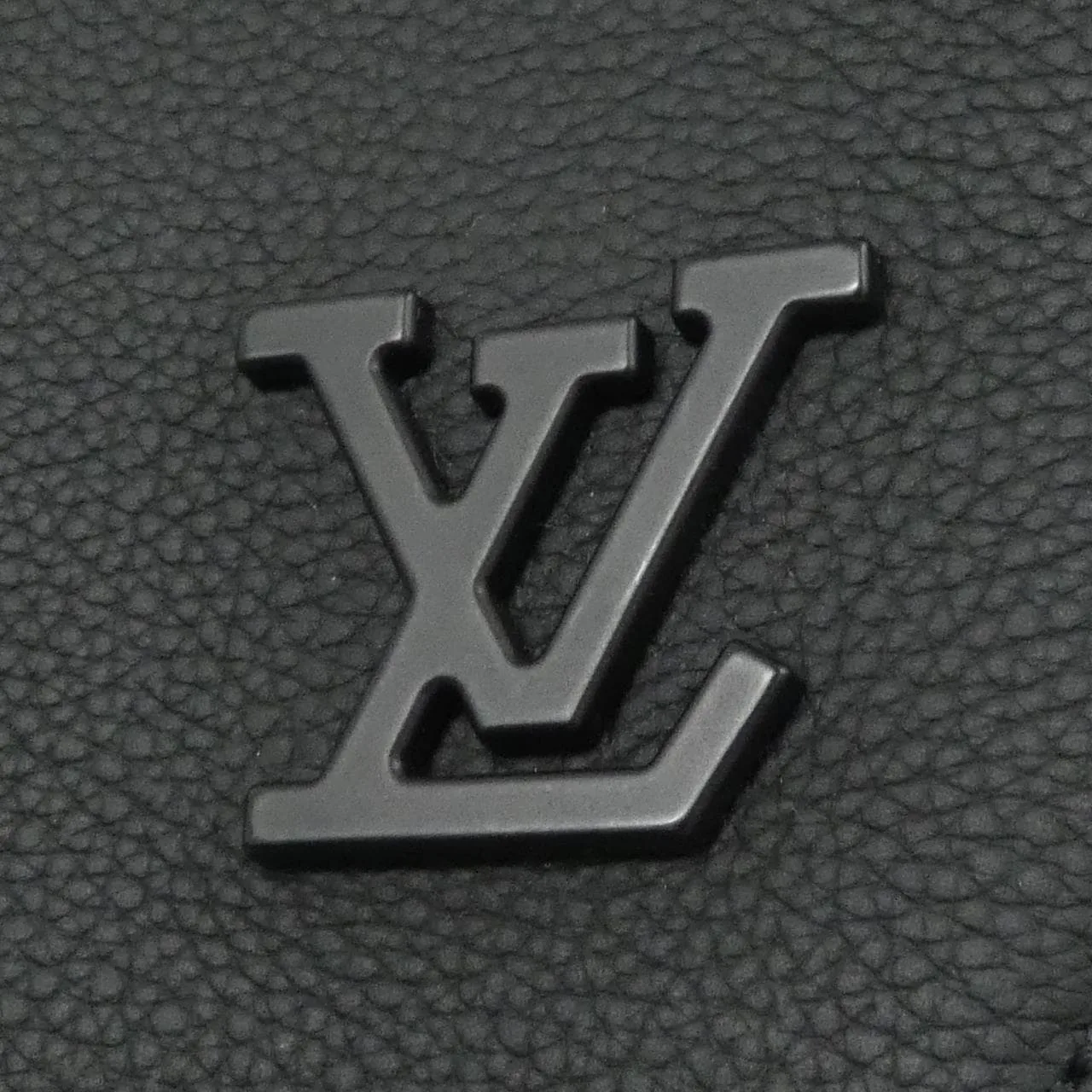 LOUIS VUITTON M57080 Shoulder Lambskin 黑色 羊皮 中古品A - 縮圖 4