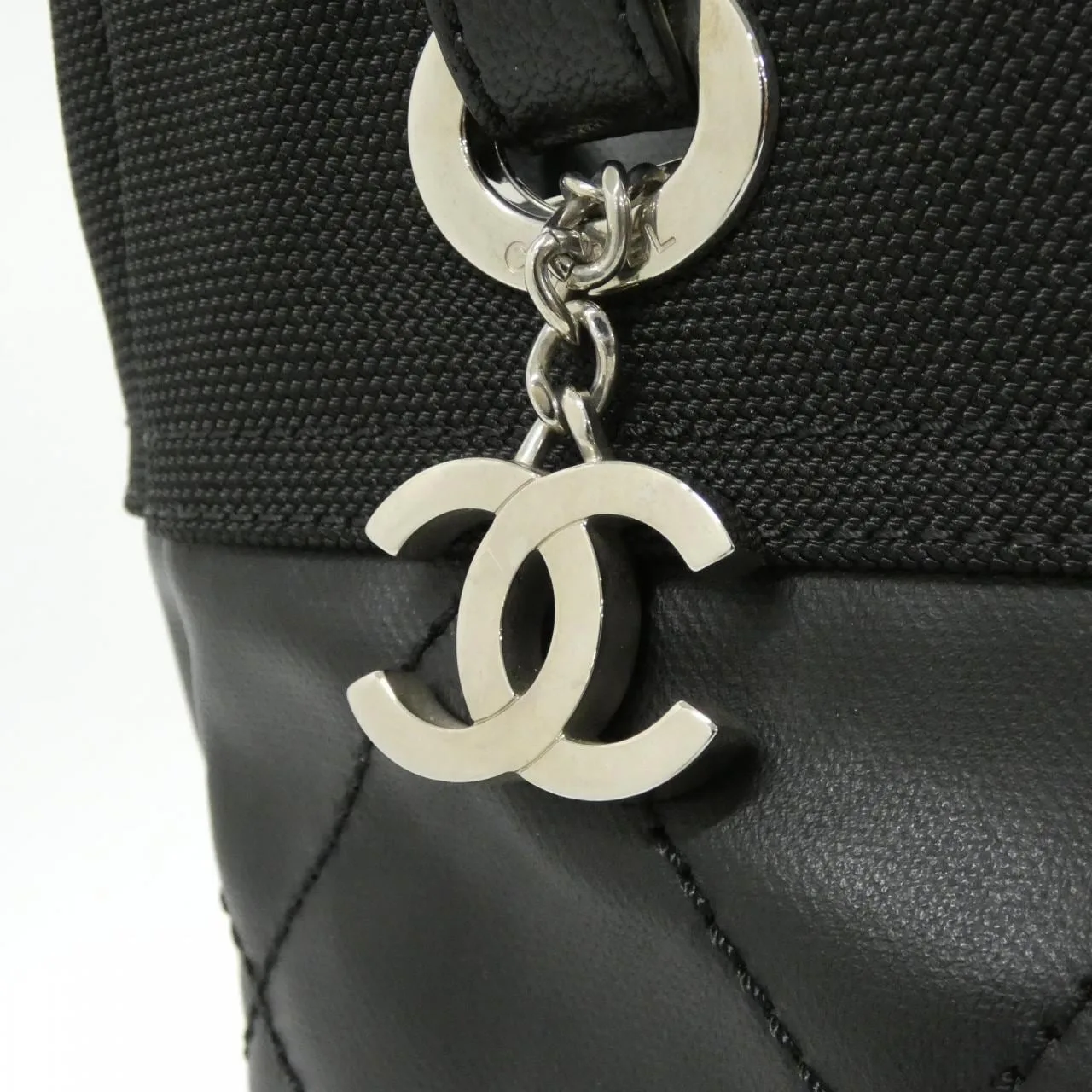 CHANEL 34208 Handbag Canvas Black Canvas Rank A - Thumbnail 4