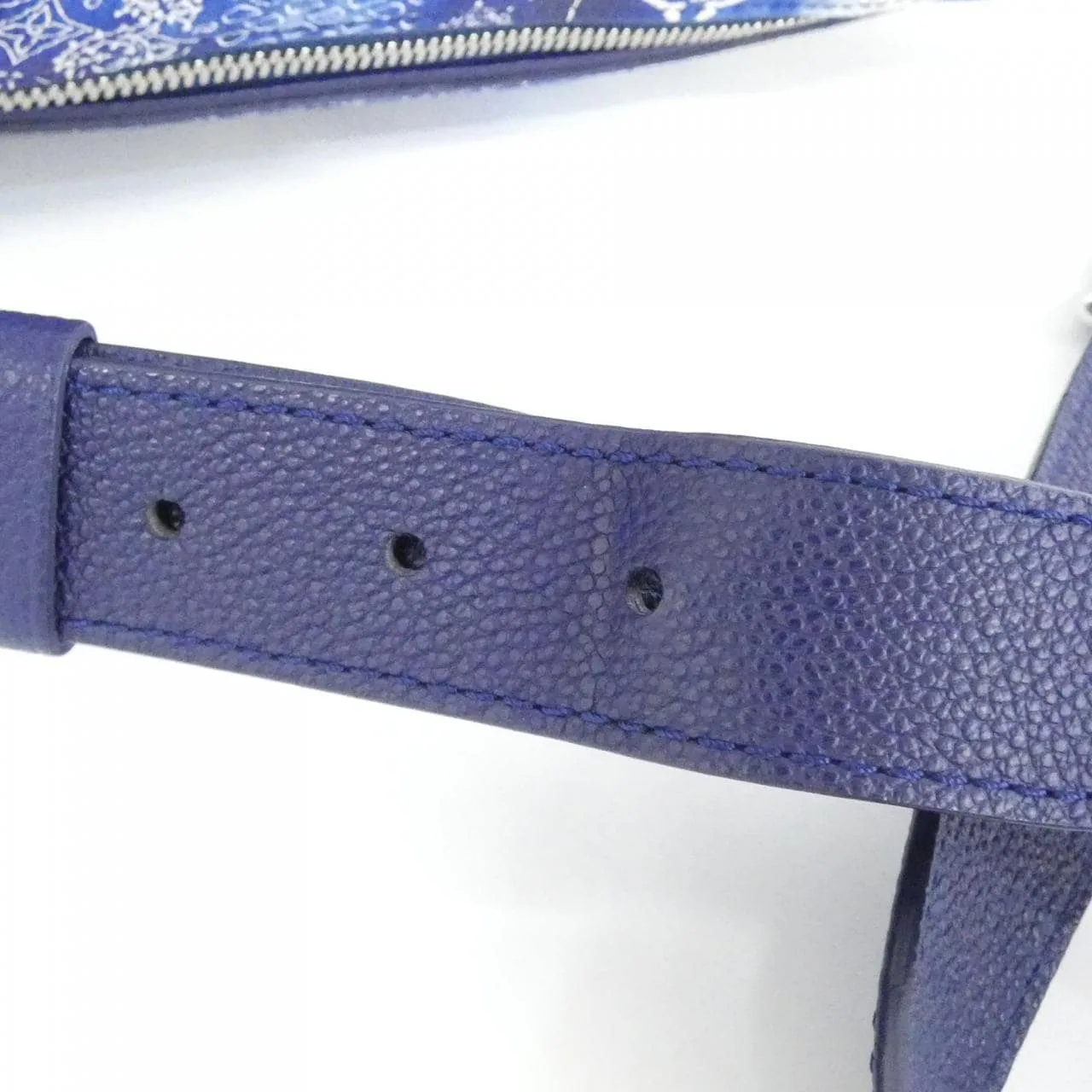 LOUIS VUITTON Discovery M20587 Shoulder Monogram Blue Monogram Rank A - Thumbnail 4