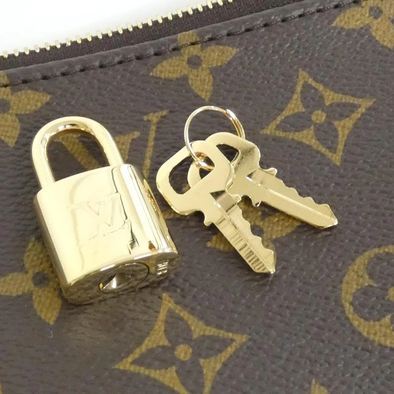 LOUIS VUITTON Pochette M47123 Pochette Monogram Black Monogram Rank A - Thumbnail 4