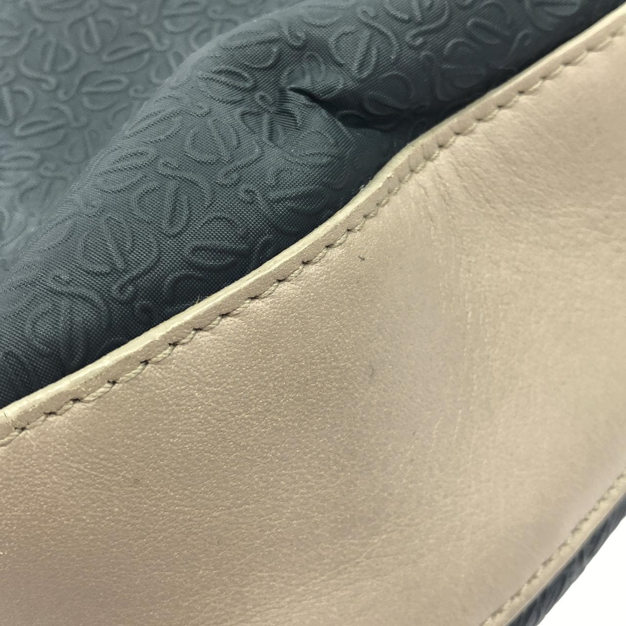 LOEWE 肩背包 5