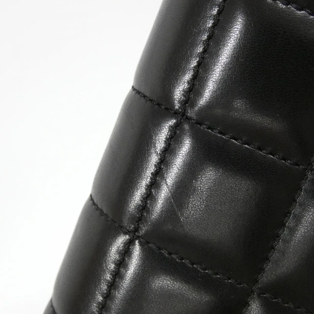 CHANEL Handbag Lambskin 黑色 羊皮 中古品A - 縮圖 8