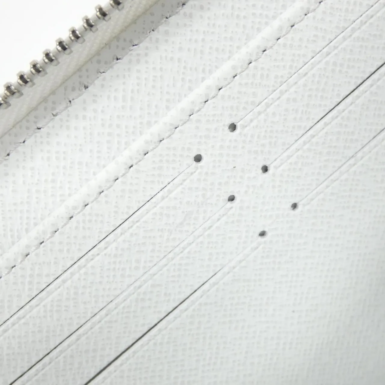 LOUIS VUITTON M83632 Wallet Epi 黑色 Epi 中古品A - 縮圖 6