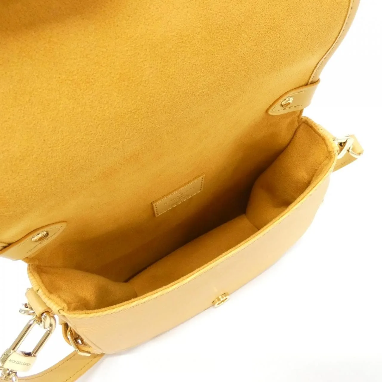 LOUIS VUITTON Saumur M23471 Shoulder Epi 黑色 Epi 中古品A - 縮圖 6