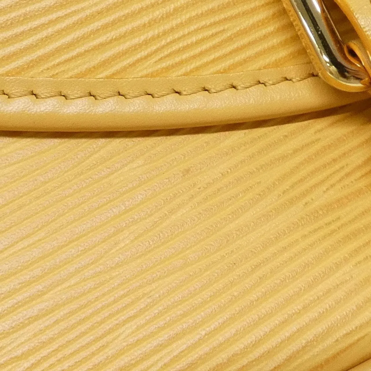 LOUIS VUITTON Saumur M23471 Shoulder Epi 黑色 Epi 中古品A - 縮圖 4