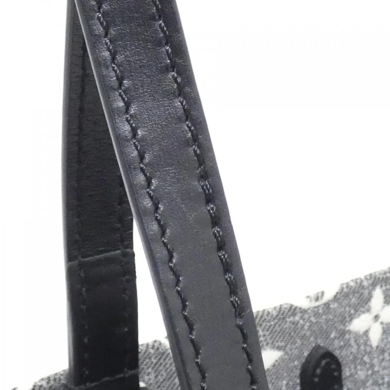 LOUIS VUITTON OnTheGo M46448 Handbag Canvas Black Canvas Rank A - Thumbnail 4