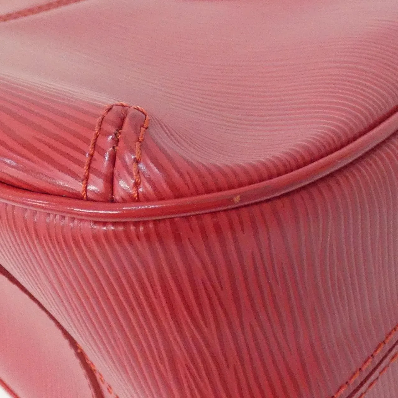 LOUIS VUITTON M5928E Shoulder Epi Rouge Epi Rank A - Thumbnail 3