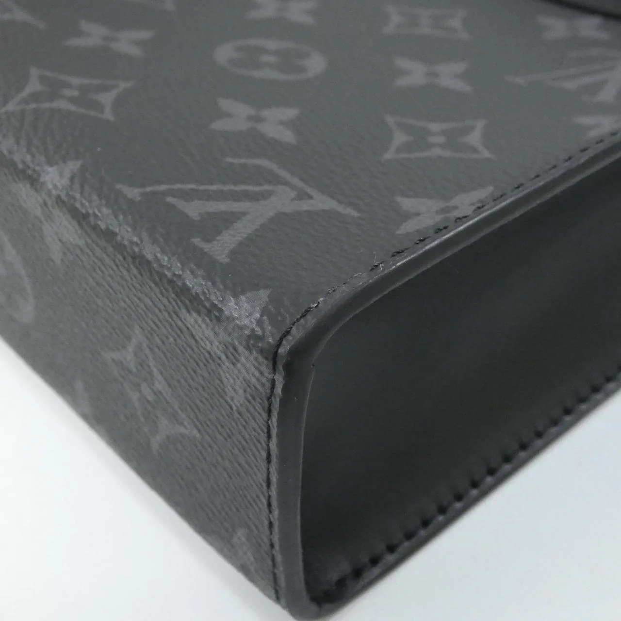 LOUIS VUITTON Eclipse M81124 Shoulder Monogram Black Monogram Rank A - Thumbnail 3