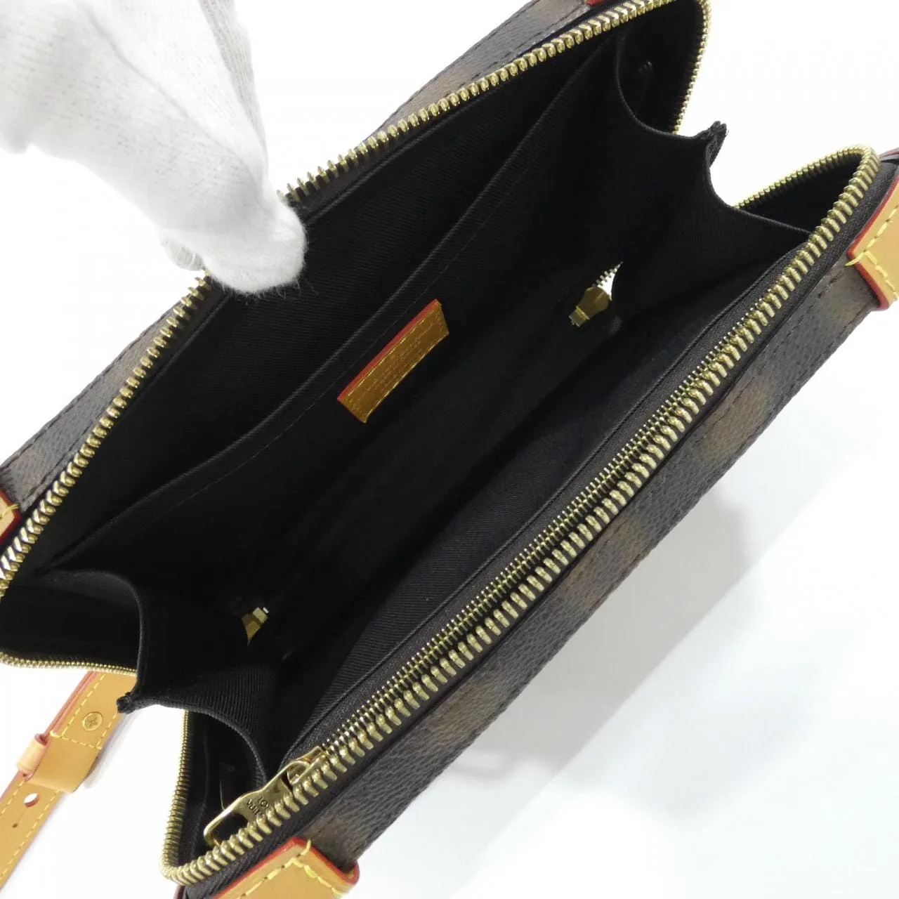 LOUIS VUITTON Soft Trunk M81580 Shoulder Monogram 黑色 Monogram 中古品A - 縮圖 6