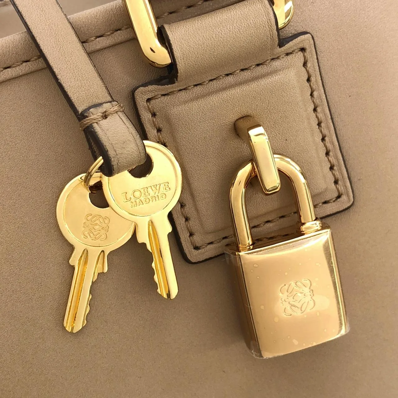 LOEWE Amazona 352 39 A22 Handbag Black Rank A - Thumbnail 6