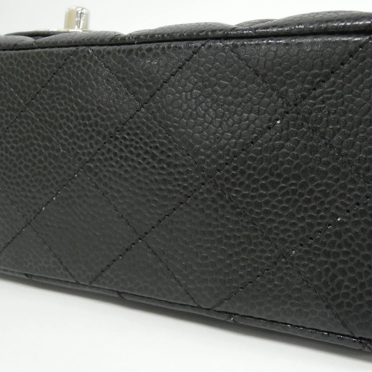 CHANEL Matelasse 1112 Shoulder Grained Calfskin Black Grained Calfskin - Thumbnail 4