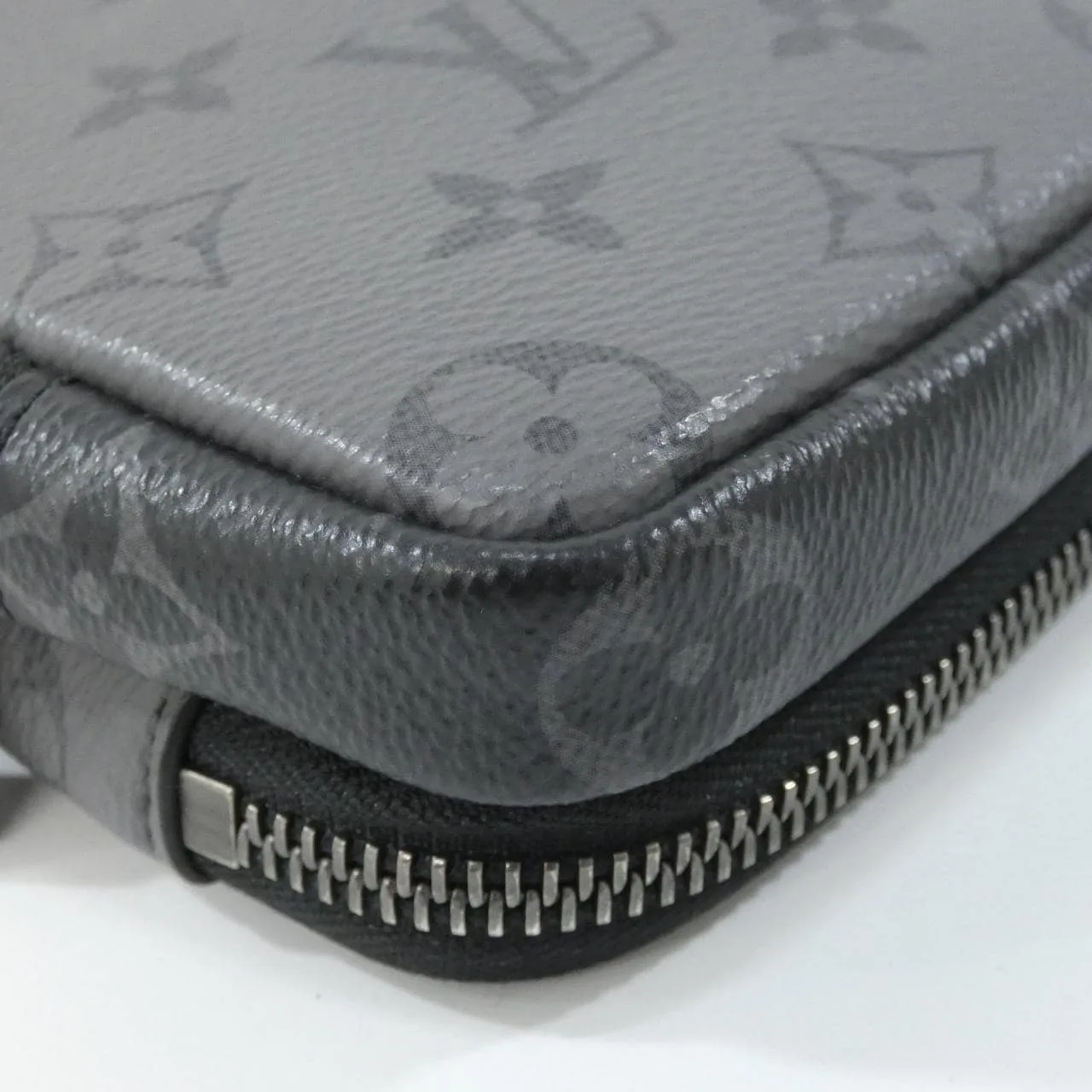 LOUIS VUITTON Eclipse M69534 Shoulder Monogram Black Monogram Rank A - Thumbnail 3