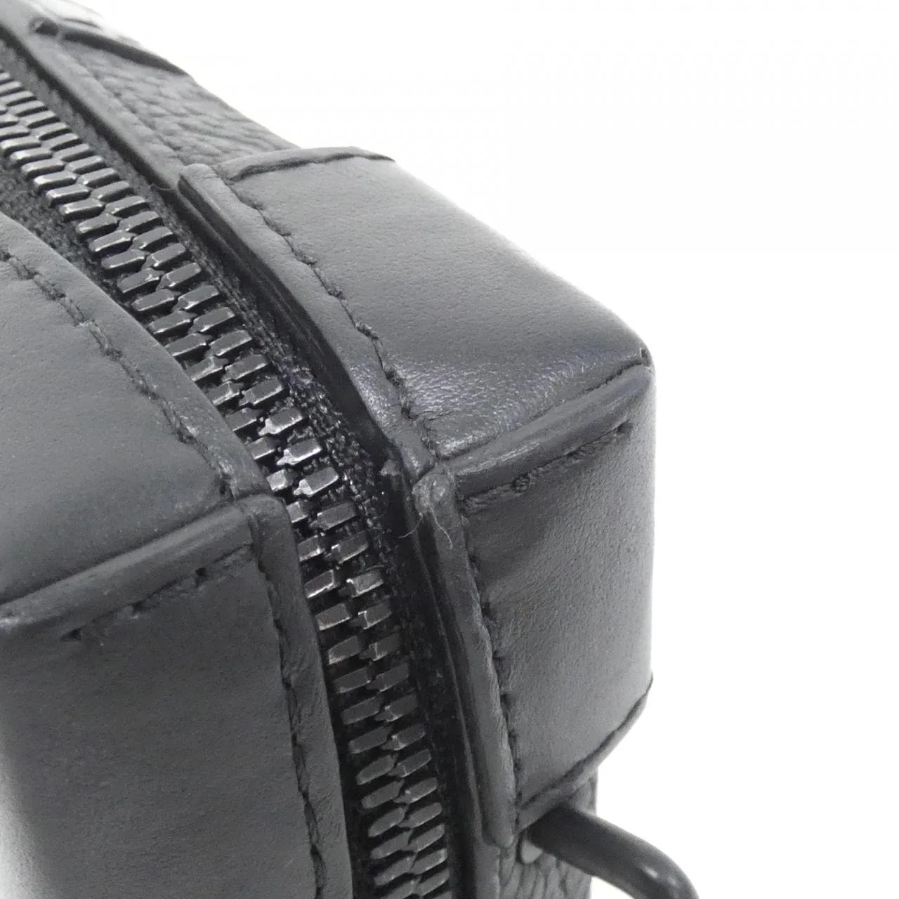 LOUIS VUITTON Soft Trunk M80224 Shoulder Monogram Black Monogram Rank A - Thumbnail 3