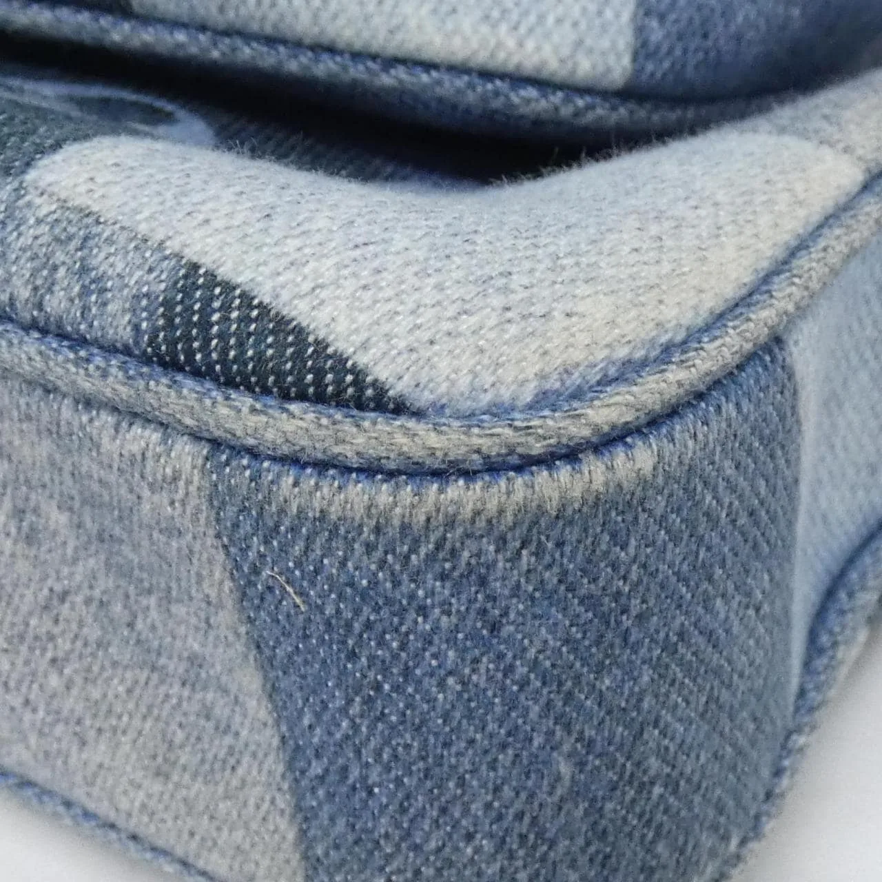 LOUIS VUITTON Pochette M44990 Shoulder Monogram Rouge Monogram Rank B - Thumbnail 3