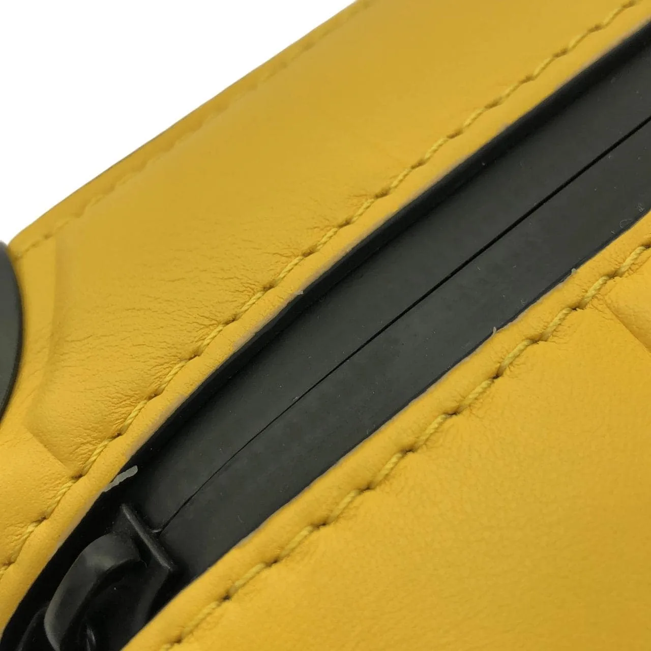 LOUIS VUITTON Soft Trunk M83558 Shoulder 黃色 中古品A - 縮圖 5