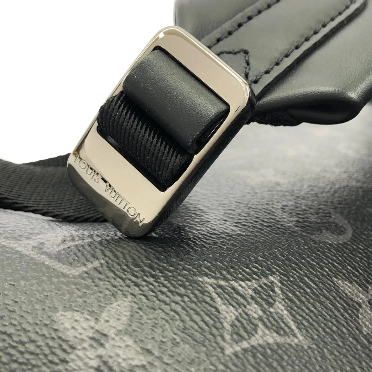 LOUIS VUITTON Discovery M22558 Backpack Monogram 黑色 Monogram 中古品A - 縮圖 4