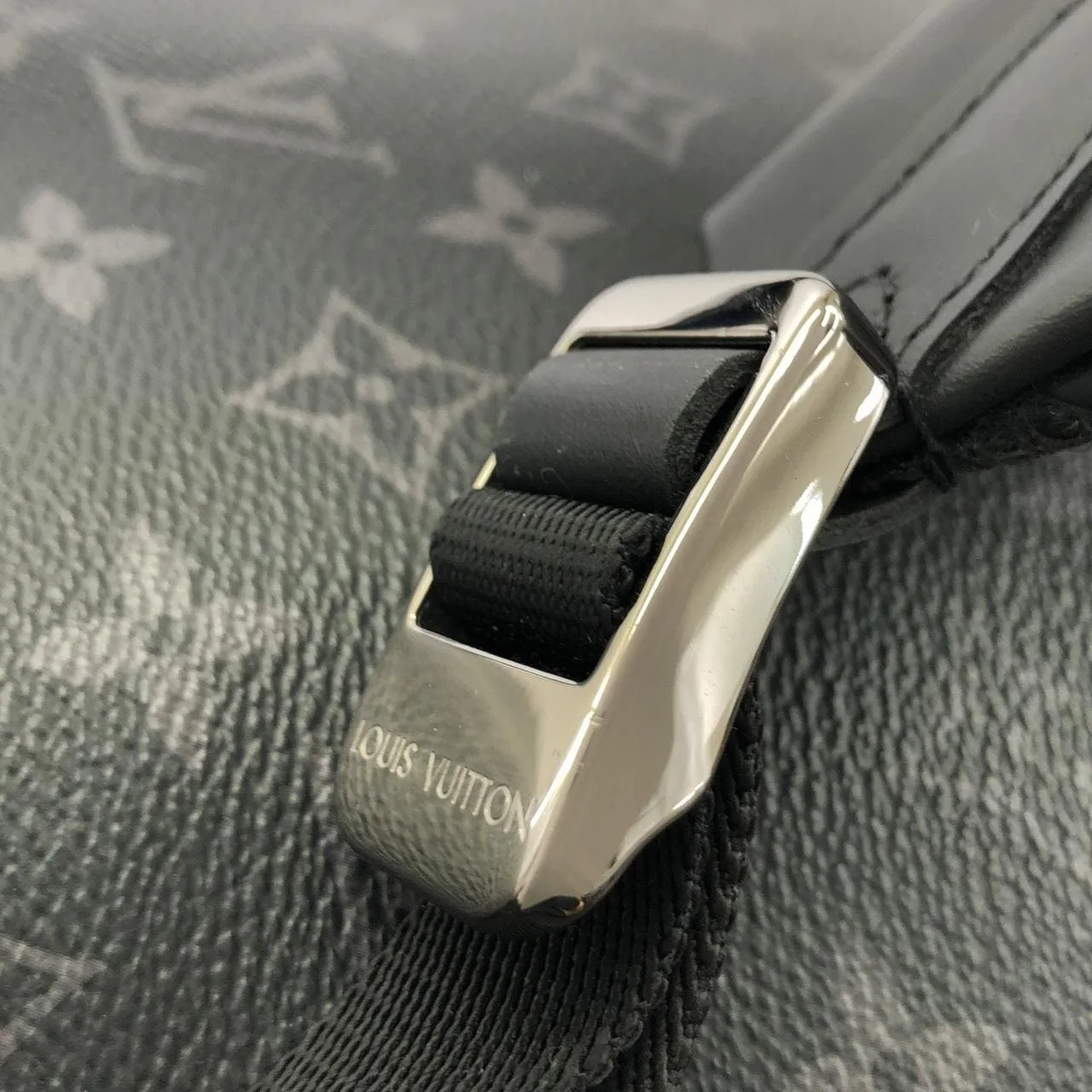 LOUIS VUITTON Discovery M22558 Backpack Monogram 黑色 Monogram 中古品A - 縮圖 5