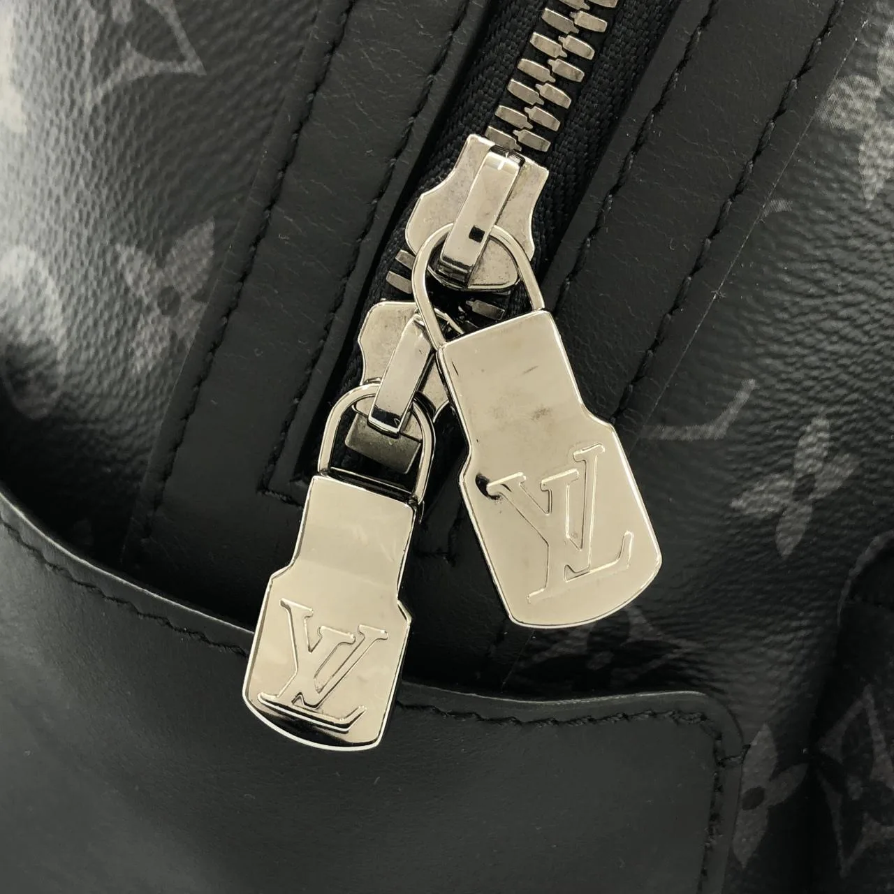 LOUIS VUITTON Discovery M22558 Backpack Monogram 黑色 Monogram 中古品A - 縮圖 7