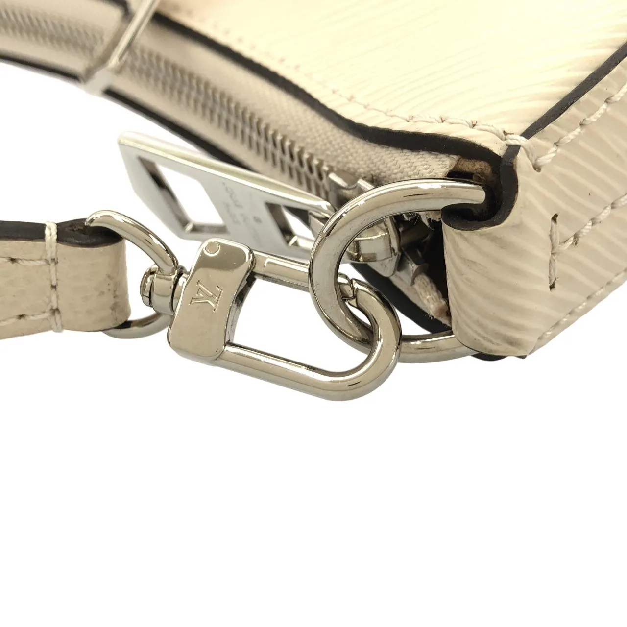 LOUIS VUITTON M80688 Shoulder Epi 黑色 Epi 中古品A - 縮圖 4