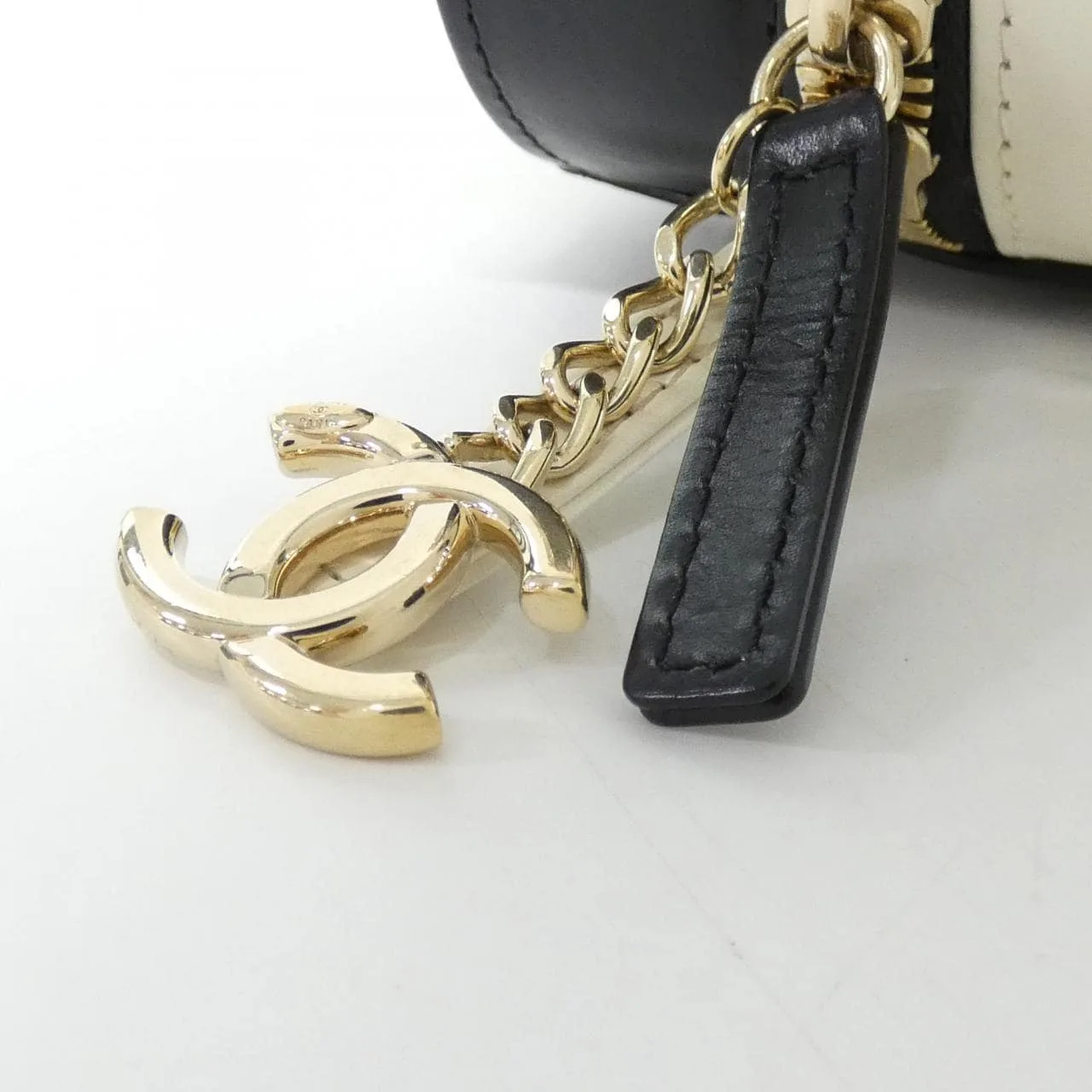CHANEL AS0199 Handbag Black Rank A - Thumbnail 7