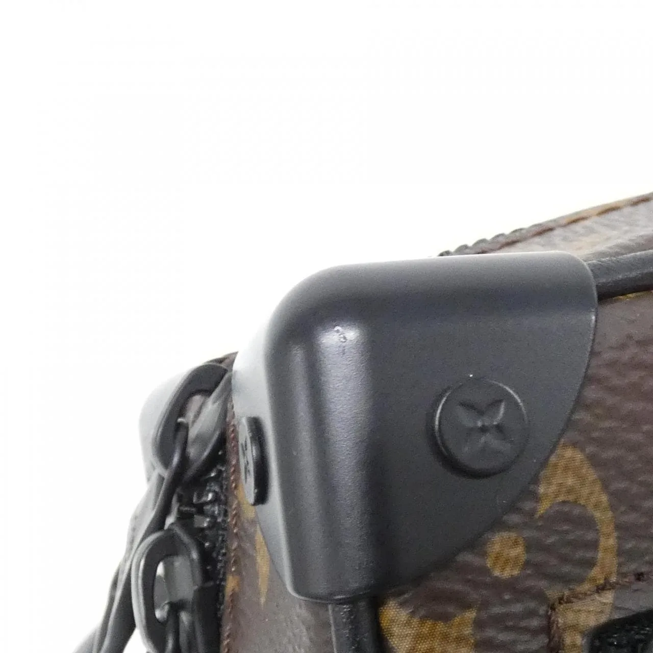 LOUIS VUITTON Soft Trunk M44480 Shoulder Monogram Black Monogram Rank A - Thumbnail 6