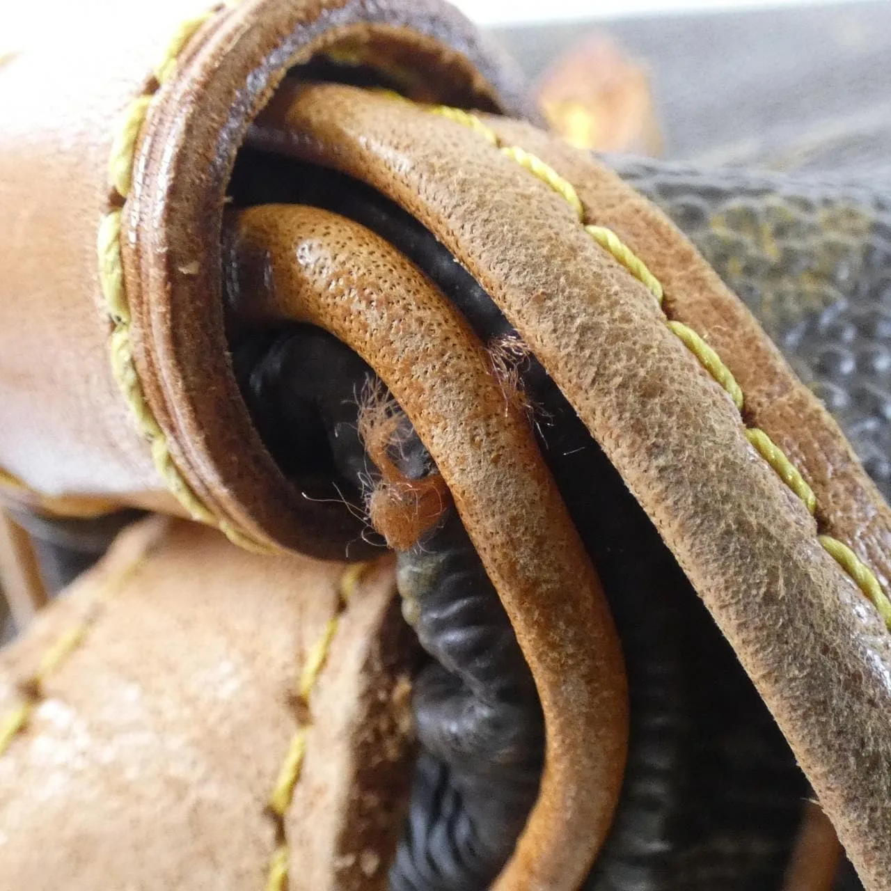 LOUIS VUITTON Saumur M42256 Shoulder Monogram Black Monogram Rank B - Thumbnail 4